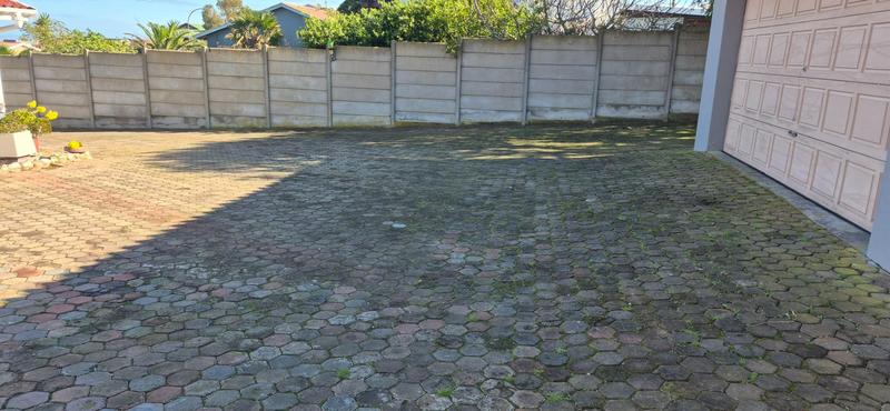 To Let 1 Bedroom Property for Rent in Dana Bay Western Cape